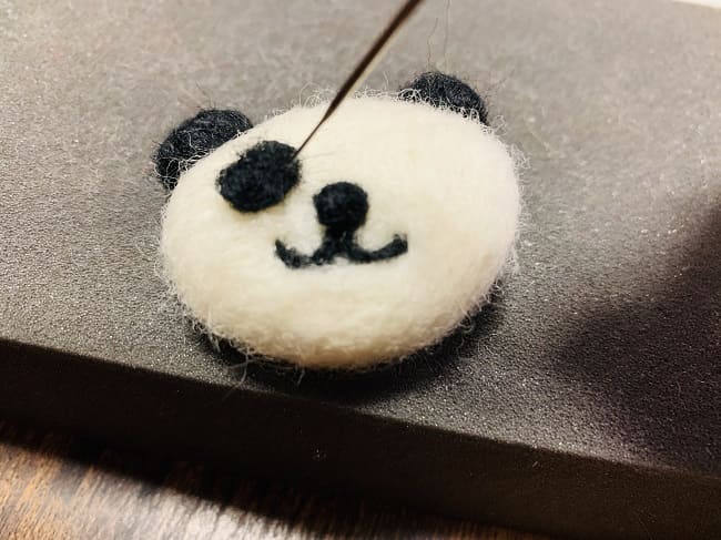 羊毛フェルトのパンダの作り方
