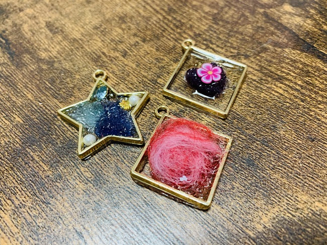 羊毛フェルトとレジンの合わせ方 はじめての羊毛フェルト