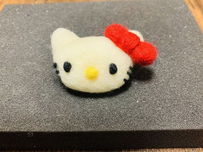 羊毛フェルトのキティちゃんの作り方